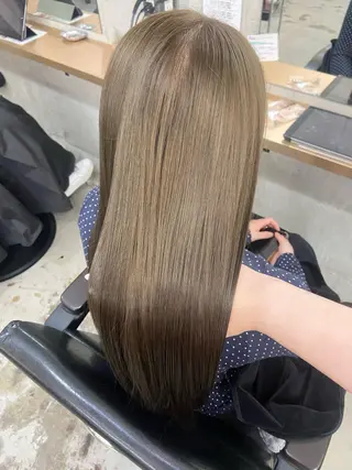 ロング カラー 安住 日花のヘアスタイル