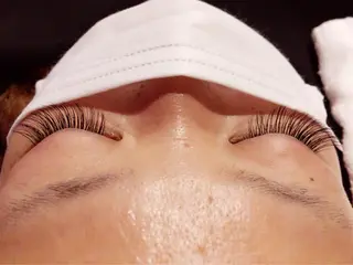 マツエク・マツパ 中村 眞歩のヘアスタイル