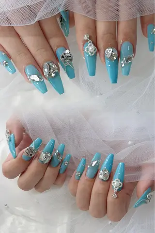 ネイル 𝓇𝒶𝓃𝒶𝓃 𝓃𝒶𝒾𝓁のネイルデザイン