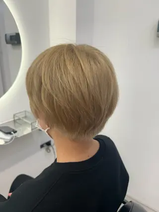 カラー 今福 星南🌟 大阪/ブリーチ🌟のヘアスタイル