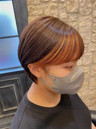 ショート カラー ブリーチカラー⸜♡⸝ クルミ🐍のヘアスタイル