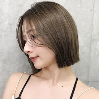 ミディアム NOA くるみのヘアスタイル