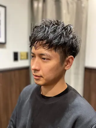ミディアム パーマ 飯野 公紀のヘアスタイル