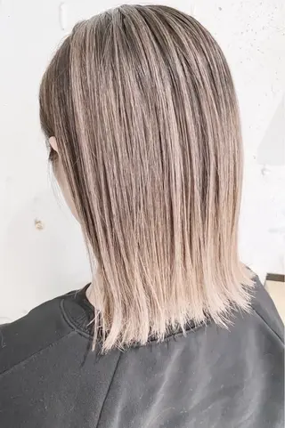 ショート カラー バレイヤージュ 藤沢 髪質改善 竹内ケンゴのヘアスタイル