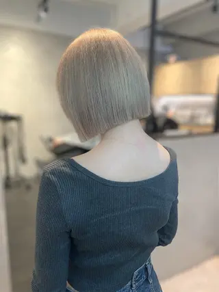 ショート カラー hisano / ハイトーン・透明感のヘアスタイル