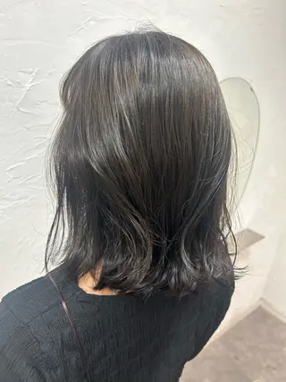 セミロング カラー SiLO Yukinaのヘアスタイル
