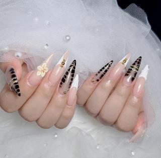 ネイル Lenie Kabukichoのネイルデザイン