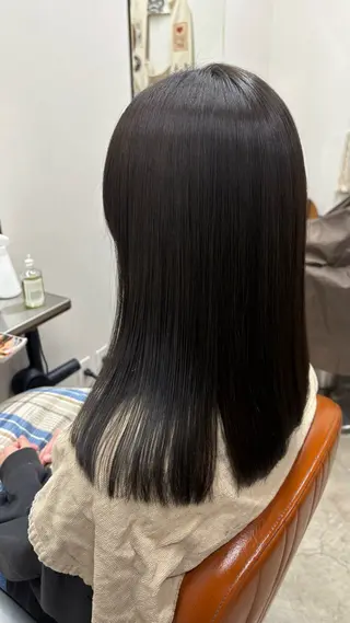 ミディアム カラー 【HI】 樋口莉乃のヘアスタイル