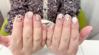 ネイル mano nella manoのネイルデザイン