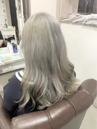 ロング カラー ハイトーンカラー♡ yuのヘアスタイル