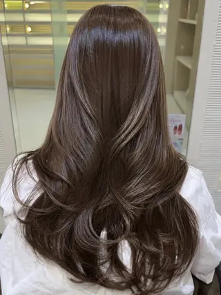 ミディアム カラー 矢口 七海のヘアスタイル