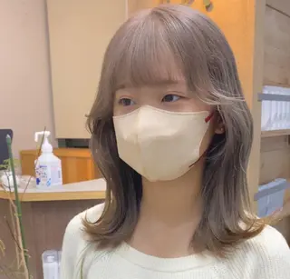 ミディアム カラー 横尾 歩のヘアスタイル