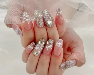 ネイル 🦋 Queenieのネイルデザイン