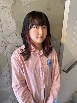 ミディアム カラー ウルフカット レイヤーカット上柿のヘアスタイル