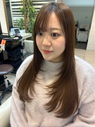 ロング 山本 温菜のヘアスタイル