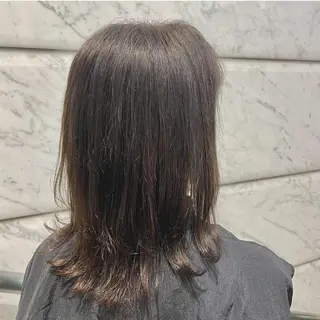 ミディアム 外間 智恵のヘアスタイル