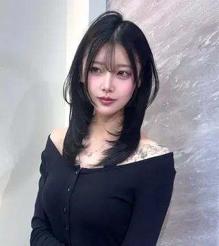 ロング カラー ヘアアレンジ 🖤kana/艶髪/ 韓国風暗髪カラー🖤のヘアスタイル