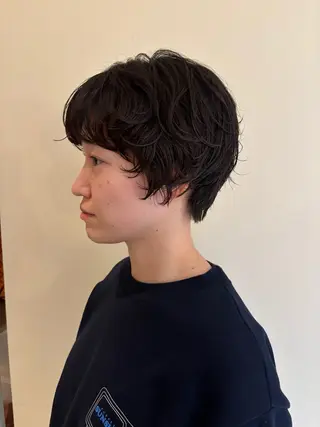ショート カラー パーマ satsuki 暖色・ブラウンカラーのヘアスタイル