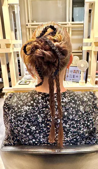 ロング ヘアアレンジ 似合う髪型見つけます AYAKAのヘアスタイル