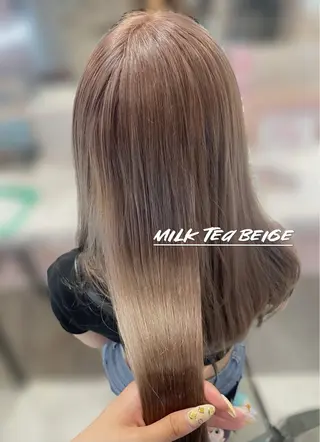 ロング 韓国風／ハイトーン カラー AYAKAのヘアスタイル
