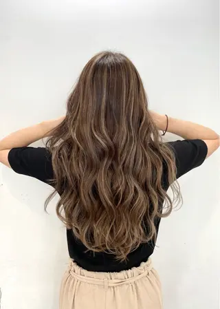 ロング カラー レイヤーカット 赤み消し　店長/大和のヘアスタイル