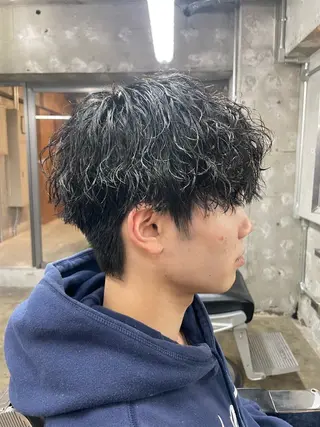 ショート カラー パーマ ヘアアレンジ メンズ 亀井隆汰/メンズ専門 パーマ/フェード可のヘアスタイル