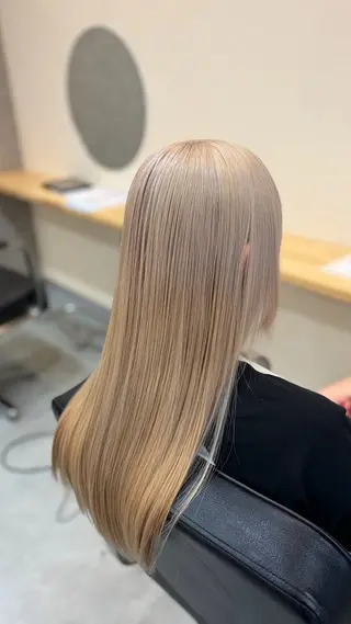 ロング カラー 🎀透明感カラー /ケアブリーチ🎀のヘアスタイル
