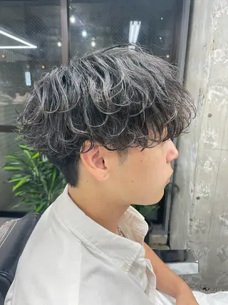ショート カラー パーマ ヘアアレンジ メンズ 亀井隆汰/メンズ専門 パーマ/フェード可のヘアスタイル