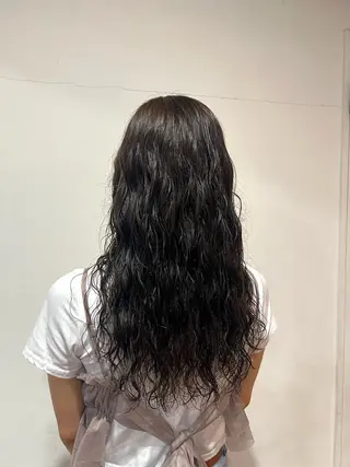 ロング カラー パーマ ⭐️Manaka⭐️ 艶髪🩵ナチュラルのヘアスタイル