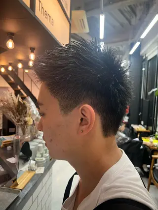 カラー メンズ ダブルカラー寒色系 ボリューム改善ハヤトのヘアスタイル