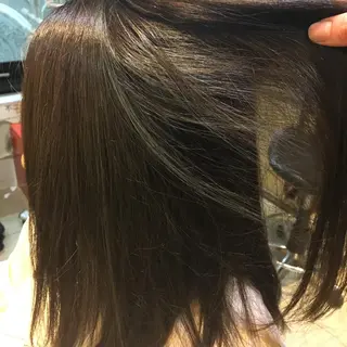 ミディアム カラー ウルフカット／吉村 桃子のヘアスタイル