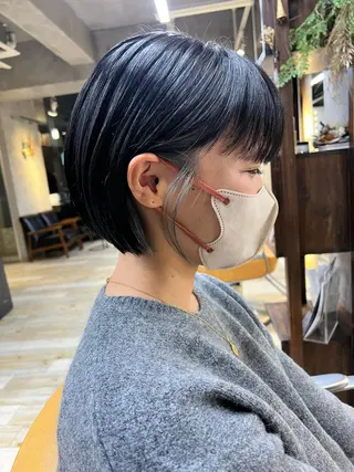 ショート カラー ヘアアレンジ サナ🌱 切りっぱなしボブのヘアスタイル