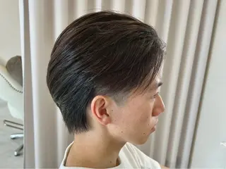 ショート センターパート 韓国ヘア・綾也のヘアスタイル
