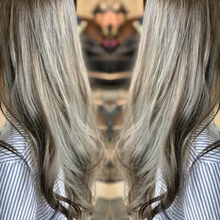 ロング カラー LUXBE LUCEのヘアスタイル
