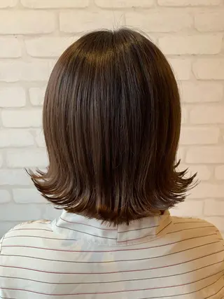 ミディアム 秋葉 万柚子のヘアスタイル