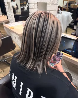 ミディアム 前田 菜奈子のヘアスタイル