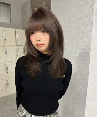 ミディアム Senne groupのヘアスタイル