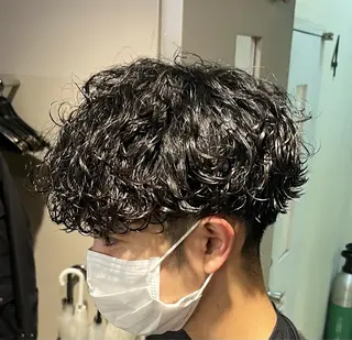 ミディアム パーマ メンズ 横浜駅メンズパーマ師 🌀岩﨑弘成🌀のヘアスタイル