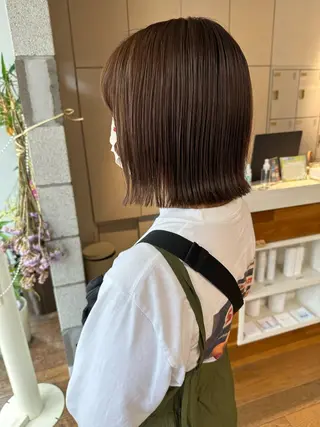ミディアム カラー 塩澤 榛奈のヘアスタイル