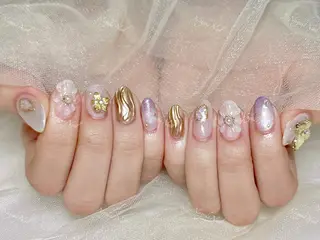 ネイル 🦋 Queenieのネイルデザイン
