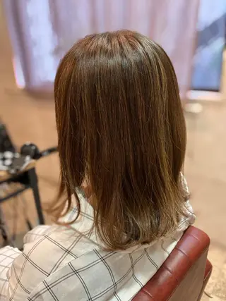 セミロング カラー ERIKO Tのヘアスタイル