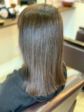 セミロング サコウ シゲアキのヘアスタイル