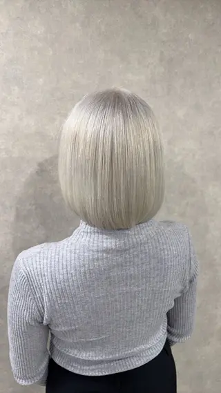 ショート カラー がわ/ハイレイヤー /ハイトーンカラーのヘアスタイル