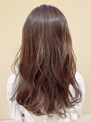 セミロング カラー 大人レイヤー×艶髪 小久保　春暁のヘアスタイル