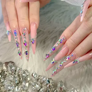 ネイル Lyna 池袋 ロングネイルのネイルデザイン