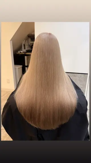 ロング ハイトーン✨髪質 改善🌈🫧RYOのヘアスタイル