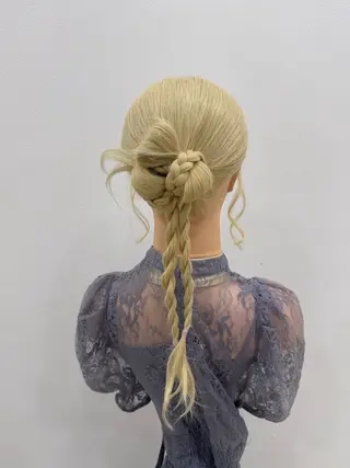 ヘアアレンジ ヘアセット/ブリーチ カラー🩰SEINAのヘアスタイル