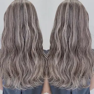 ロング ハイトーン カラーのヘアスタイル
