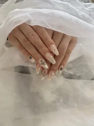 ネイル sara : salon ELVIのネイルデザイン