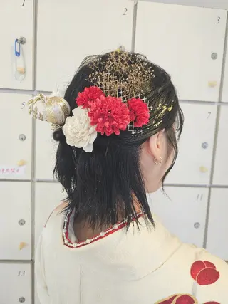 ミディアム ヘアアレンジ 岡田 奈々のヘアスタイル